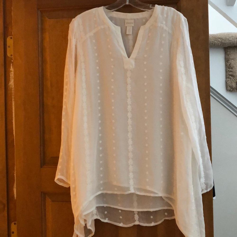 Chico’s 3/4 sleeve shear top with handkerchief hem